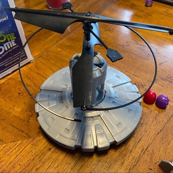 PlayMonster Drone Home Game with Real Flying Drone 8 & Up Gift Board Family Fun - Picture 14 of 16